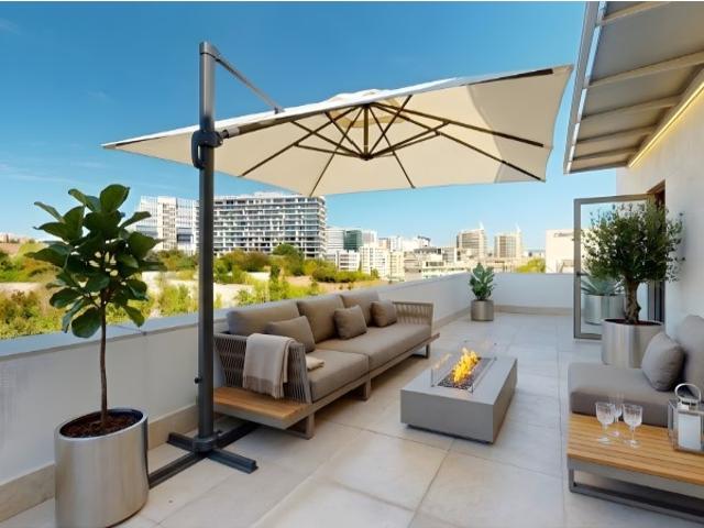 Duplex T3+1 com terraço e vista rio no Parque das Nações