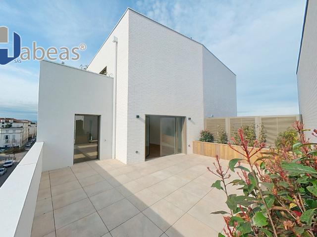 Duplex T3 d'Exception de 108 m² avec Rooftop et Patio !