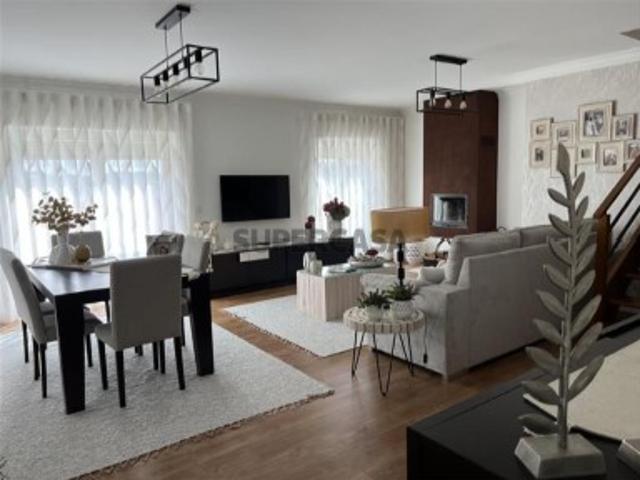 Duplex T3 em União Freguesias Santa Maria, São Pedro e Matacães