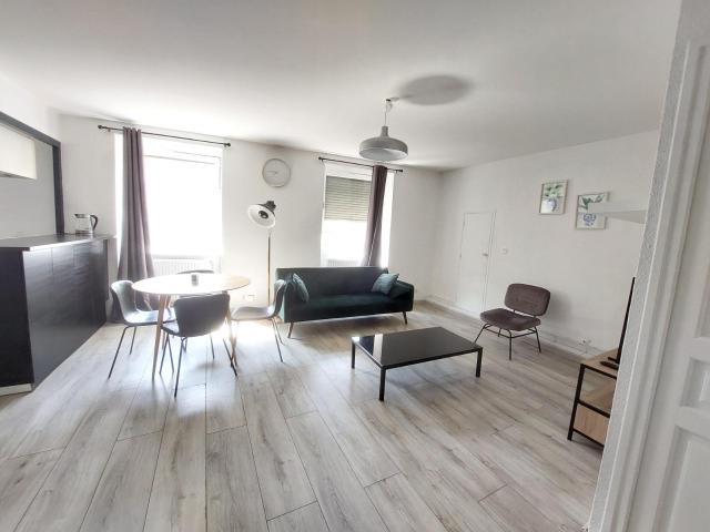 DUPLEX T3 MEUBLE Centre ville, proximité palais de justice.