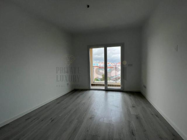 Duplex T3 Quinta da Fábrica Parqueamento e Varandas 80m² Corroios