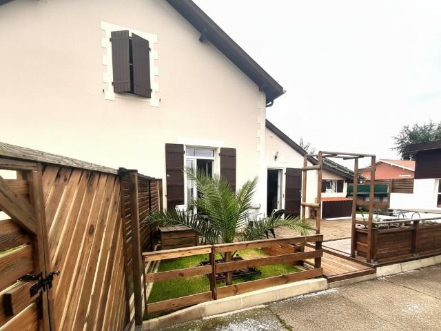 Duplex T4 rénové avec garage et extérieur Quartier prisé de Boucau