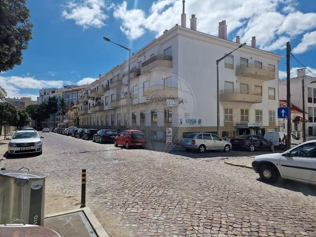 Duplex T3 Vendido Totalmente remodelado Remodelação em con. 82m² Costa Da Caparica