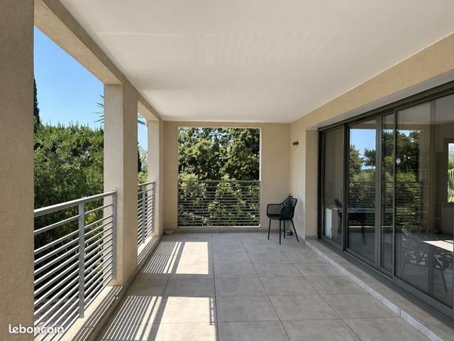 DUPLEX T4 181 m² Terrasse et tropézienne Usage habitation ou professionnel