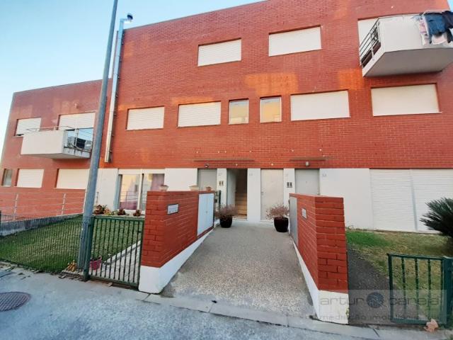 Duplex T4 com Terraço e 2 Garagens