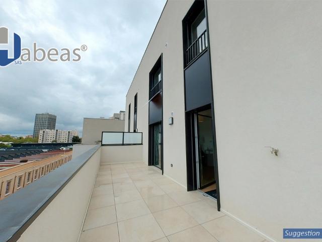 Duplex T4 de 79,97m² avec Terrasse de 16,50m² à Lyon 8e