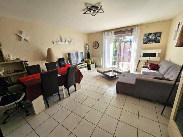 Duplex T4 de type maison de 78 m² avec 3 chambres et jardin