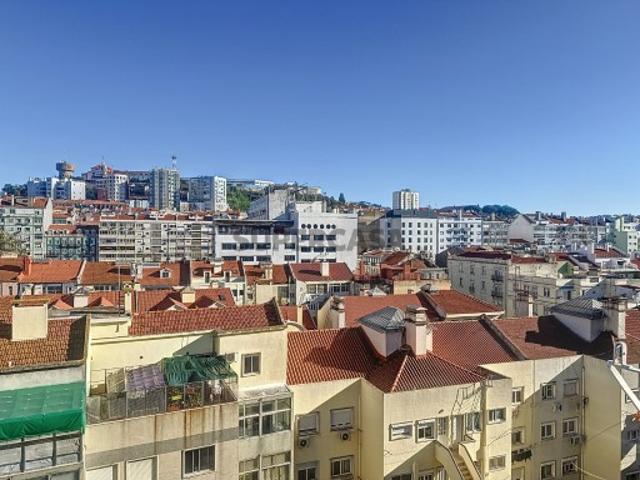 Duplex com 4 suites na Estefânia