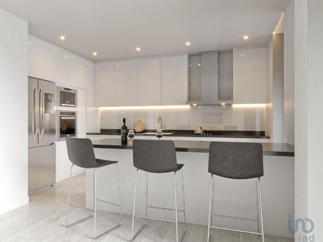 Duplex T4 em Faro Sé e São Pedro de 176,00 m²
