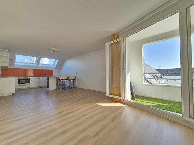 DUPLEX T4 Ile de NANTES avec Cave et parking