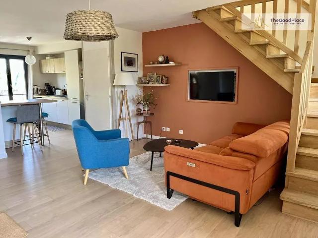 Duplex T4 Le Puy Sainte Réparade 84 m² avec piscine