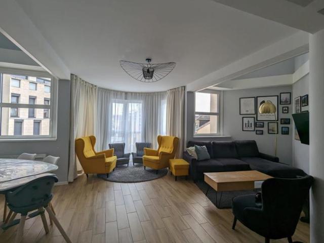 Duplex T5 de 120 m² avec terrasse, ascenseur et box – Reims Saint André