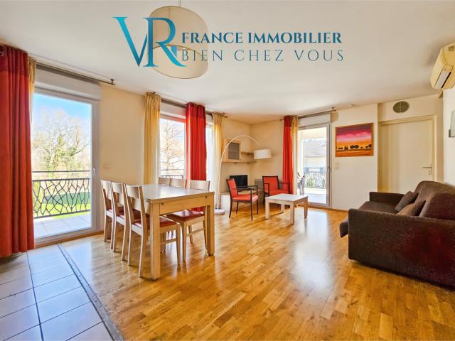 Duplex T5 Meublé 108M2 Avec Terrasse & Parking 108m² Divonne les Bains