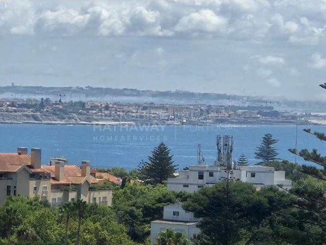 Duplex T5 no Bairro do Rosário, Cascais com 226 m² com Projeto de Remodelação, Terraços e 2 Estacionamentos