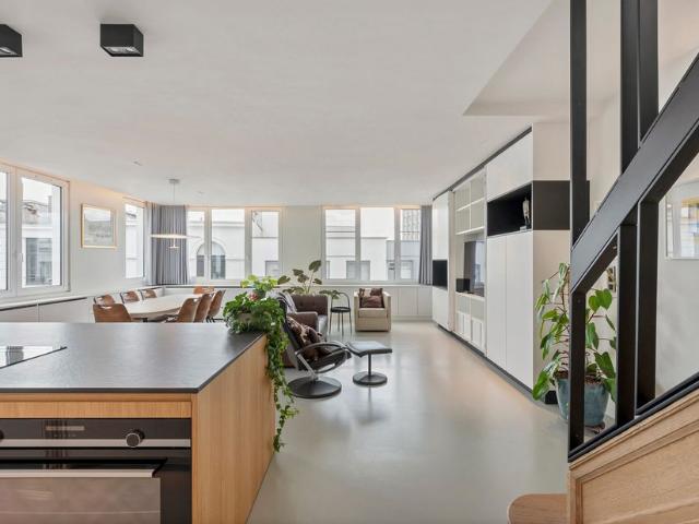 Duplex te koop voor 899000 euro met 3 slaapkamers