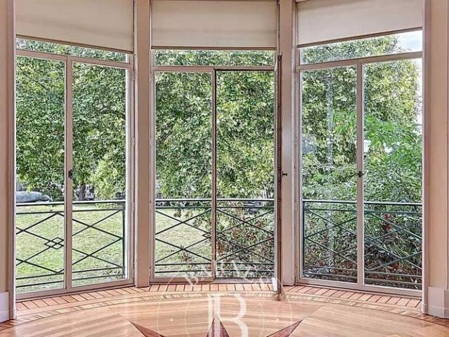 Duplex te huur in Elsene voor € 3.850 met 3 slaapkamers