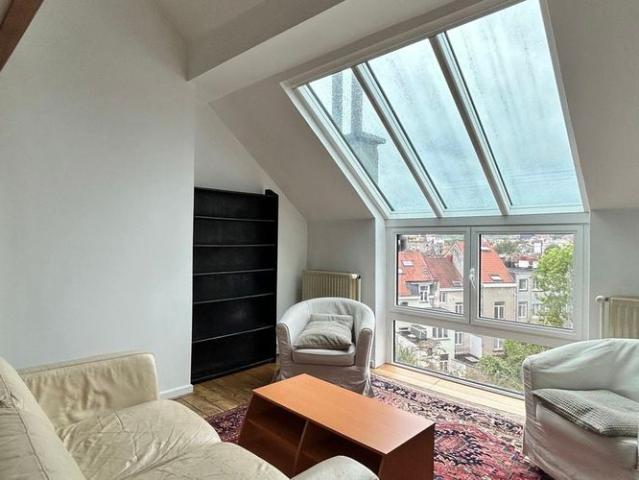Duplex te huur in Elsene voor € 1.100 met 1 slaapkamer
