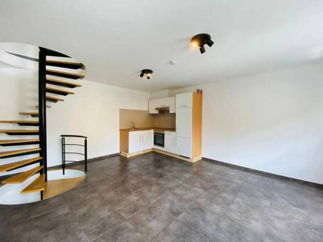 Duplex Triplex en Location à Saint Hubert