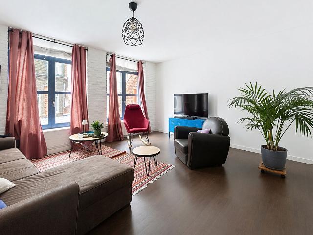 Duplex type 5 dans un secteur prisé avec place de parking