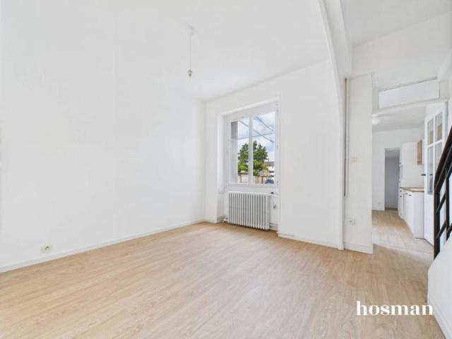Duplex type appartement maison de 5 pièces de 83 m2 avec cave et parking Quartier Saint Donatien à Nantes
