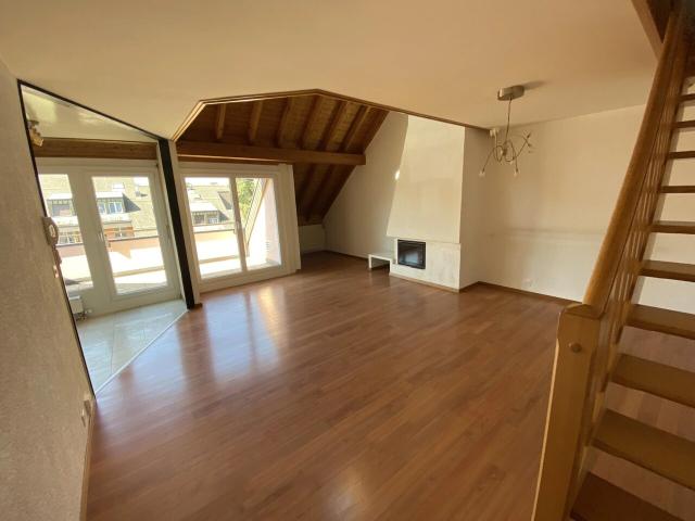 Duplex und Dachgeschosswohnung mit 4,5 Zimmern und Terrasse