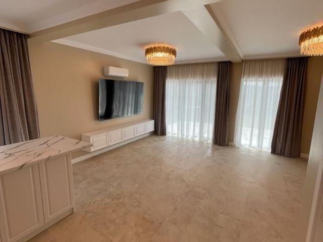 Duplex ultrafinisat, Voronet, cartier Iris, parcare, terasa, curte