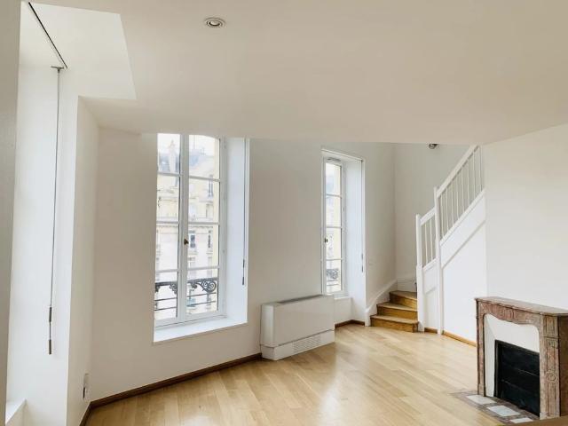 Duplex • Vivienne Gaillon