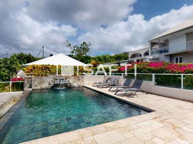 Duplex, vue mer panoramique, rocher du Diamant, femme couchée