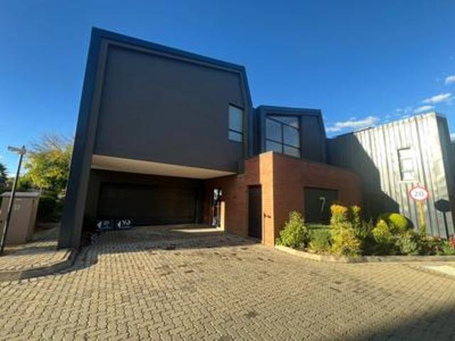 duplex yo residence