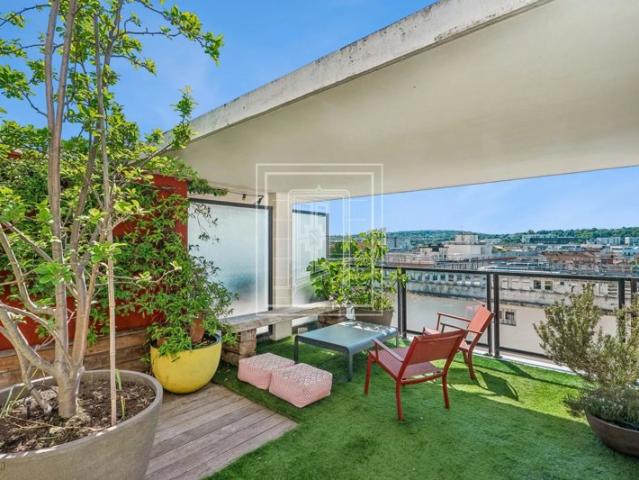 Duplex/loft 110m2 en dernier étage 3ch, terrasse