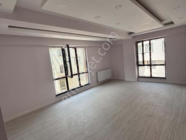 Duru Kent Karşısı Satılık 3+1 Ebeveyn Banylo Daire