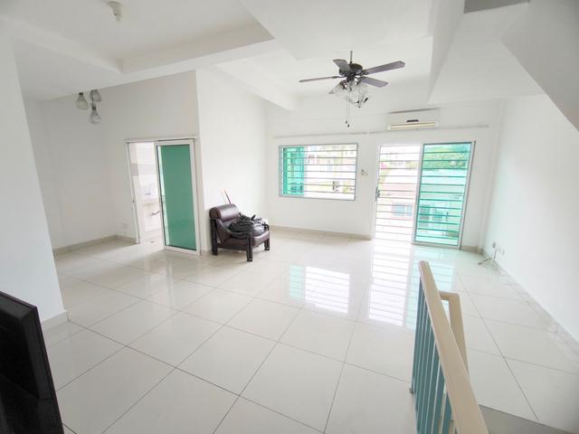 Duta Garden Big Unit Town House Well Maintained KK