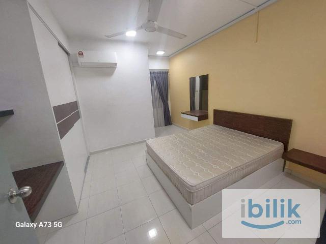 Duta Impian The Embassy 2 Master Room with bathroom at JB Town CIQ