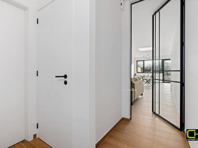 Duurzame en comfortabele woning met tuin en private parkeerplaats