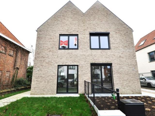 Duurzame halfopen nieuwbouwwoning op sublieme locatie