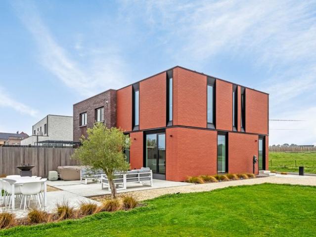 Duurzame nieuwbouw woning in landelijke woonomgeving vla.