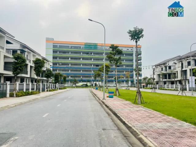 Duy nhất 1 căn BTSL 180m2 đường 30m bán 9, x tỷ cách cầu Chương Dương 20km KĐT Centa Riverside Từ Sơn
