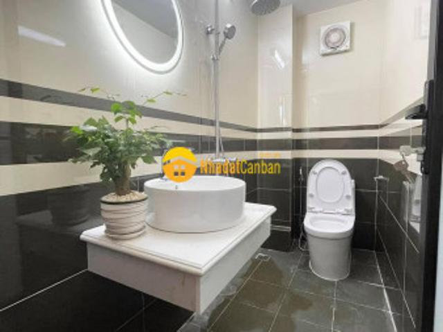 Duy nhất 1 căn nhà đẹp 6 tầng ba đình gần phố ngõ thông ba gác đỗ 35m2 chỉ 4,2tỷ