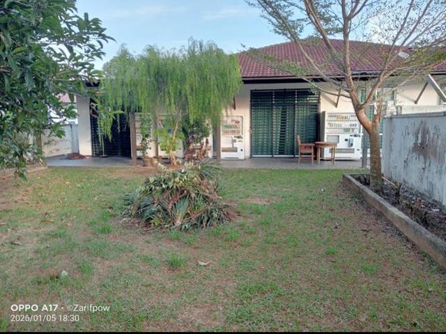 Duyong Semi D corner with good privacy