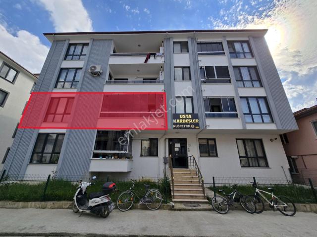 Düzce merkez nusrettinde Arakat kapalı Otoparklı Satılık 3+1