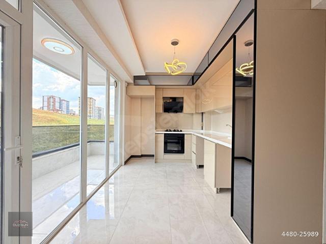 DÜZGÜN EMLAK'TAN MERKEZİ YERDE SIFIR DAİRE ŞIK TASARIMLI FULL YAPILI 2+1