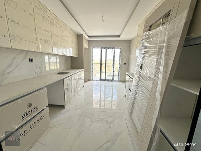 DÜZGÜN EMLAK'TAN SİTEDE FULL YAPILI K.OTOPARKLI GENİŞ VE FERAH 4+1 DAİRE