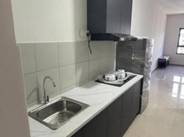 Dvine Residence 2R1B Partly Furnish Damansara Perdana Actual