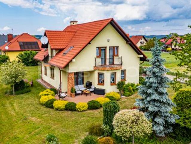 Dynów, ul. 1 Maja, 164 m² Dom