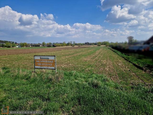 Działka na sprzedaż