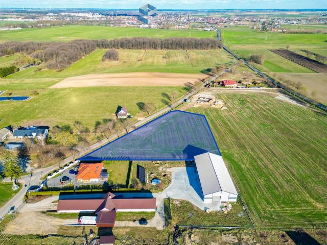 Działka na sprzedaż
