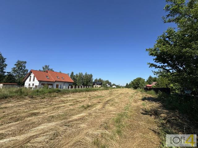 Działka na sprzedaż