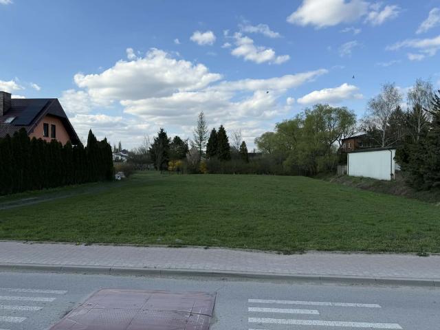 Działka na sprzedaż