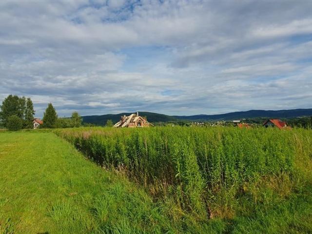 Działka na sprzedaż