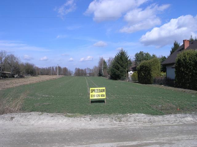 Działka na sprzedaż
